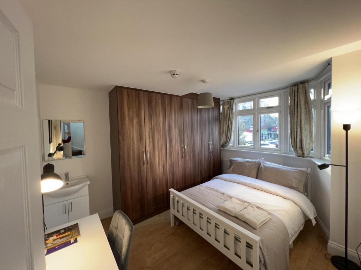Hotel 4 Wharncliffe Drive Hanwell Esterno foto