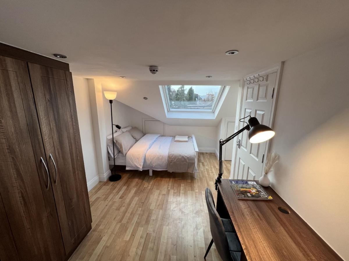 Hotel 4 Wharncliffe Drive Hanwell Esterno foto