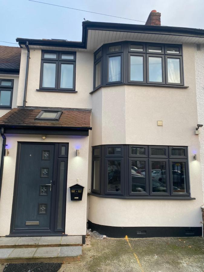 Hotel 4 Wharncliffe Drive Hanwell Esterno foto