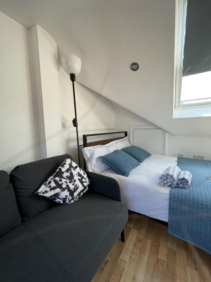 Hotel 4 Wharncliffe Drive Hanwell Esterno foto