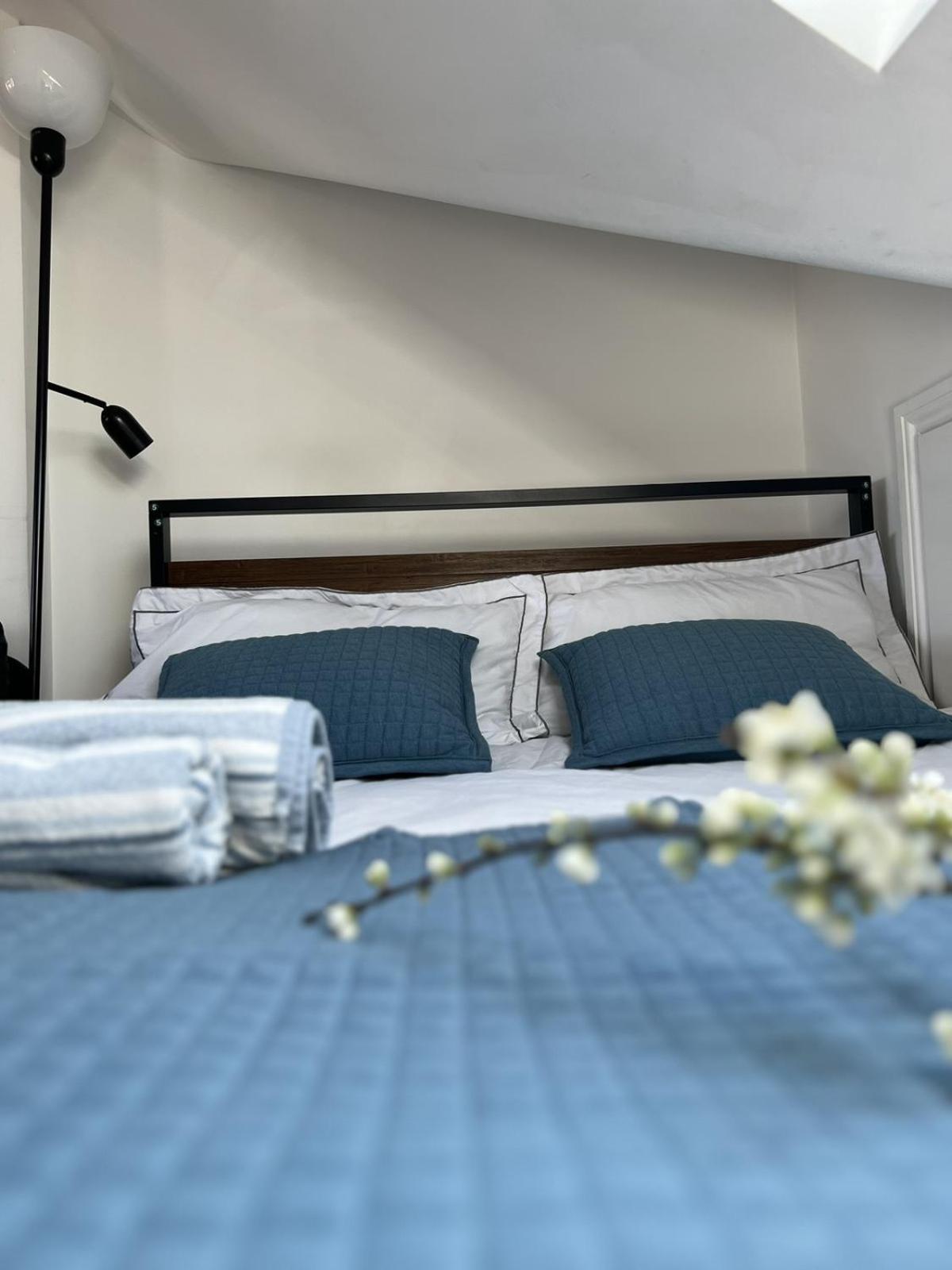 Hotel 4 Wharncliffe Drive Hanwell Esterno foto