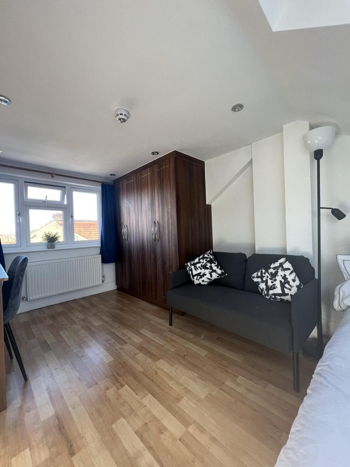 Hotel 4 Wharncliffe Drive Hanwell Camera foto